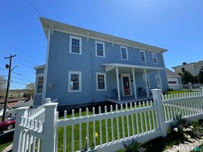 54 High St in Groton, CT - Building Photo - Building Photo