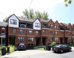 Wales Casimir in Toronto, ON - Building Photo