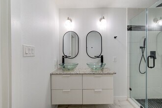 5906 Hilary St in Houston, TX - Building Photo - Building Photo