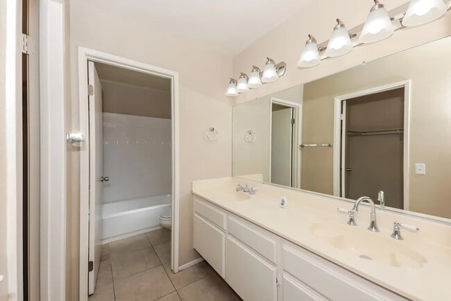 1267 W Wildflower St in Rialto, CA - Building Photo - Building Photo