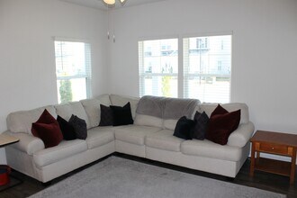 1523 Stanford Ln in Newport News, VA - Building Photo - Building Photo