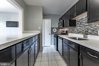 2908 Kings Chapel Rd in Falls Church, VA - Building Photo - Building Photo