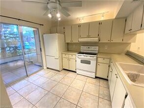 4040 Ice Castle Way-Unit -5 in Naples, FL - Building Photo - Building Photo