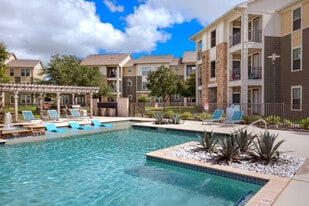 Encore Crossing in Corpus Christi, TX - Building Photo