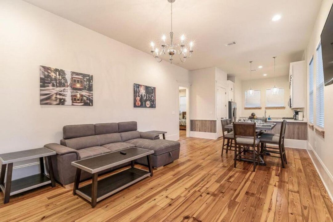 1719 Terpsichore St in New Orleans, LA - Building Photo