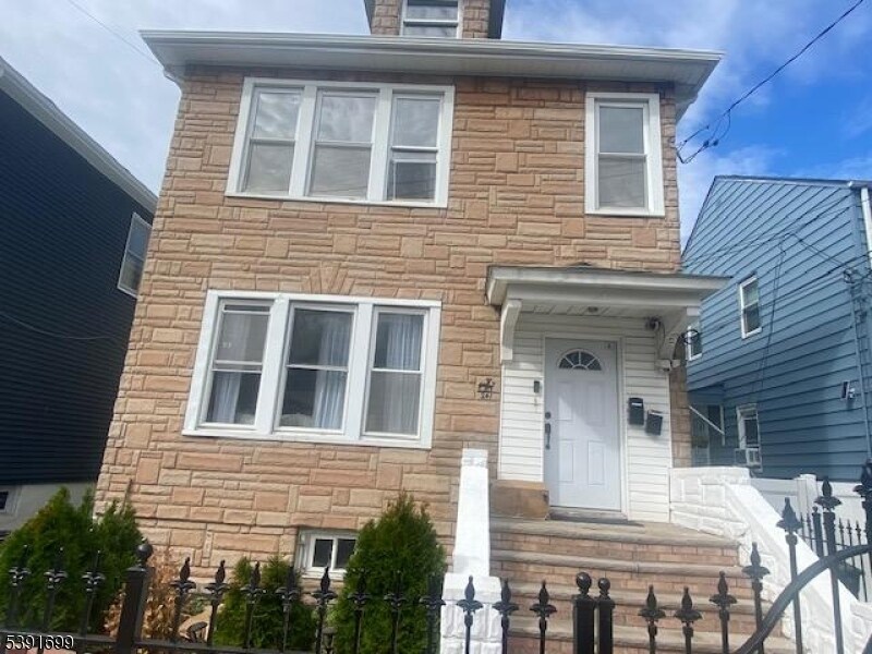 241 N 16th St in Bloomfield, NJ - Building Photo