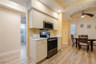 1799 Four Mile Cove Pkwy in Cape Coral, FL - Foto de edificio - Building Photo