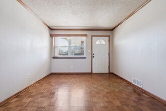 829 NW 9th St in Moore, OK - Building Photo - Building Photo