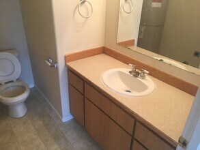 270 S 41st Pl in Springfield, OR - Building Photo - Building Photo