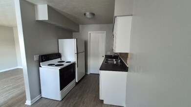 262 E Nottingham Rd in Dayton, OH - Foto de edificio - Building Photo