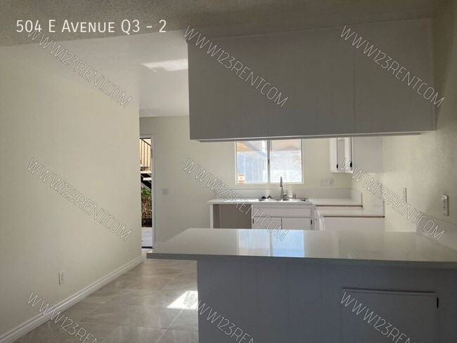 504 E Ave Q3 in Palmdale, CA - Building Photo - Building Photo