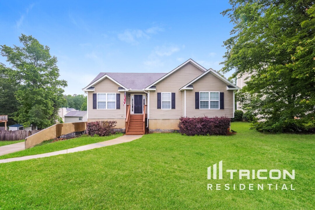 9665 Poole Rd in Villa Rica, GA - Building Photo