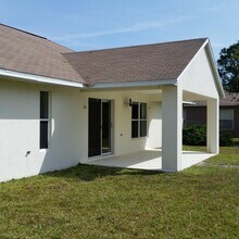 5704 NW Croton Ave in Port St. Lucie, FL - Building Photo - Building Photo