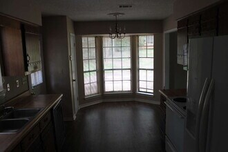 2010 Sky Vista Dr W in Semmes, AL - Foto de edificio - Building Photo