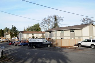 North Country Apartments in Shoreline, WA - Building Photo - Building Photo