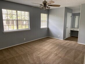 301 Starbright Dr in Austin, TX - Building Photo - Building Photo