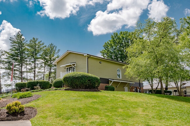 Falls at Mill Creek in Nashville, TN - Foto de edificio - Building Photo