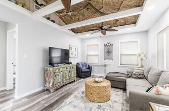 15403 Gulf Blvd in Madeira Beach, FL - Building Photo - Building Photo