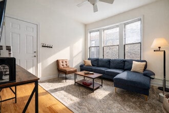 910N N Damen Ave, Unit SI ID1501223P in Chicago, IL - Foto de edificio - Building Photo