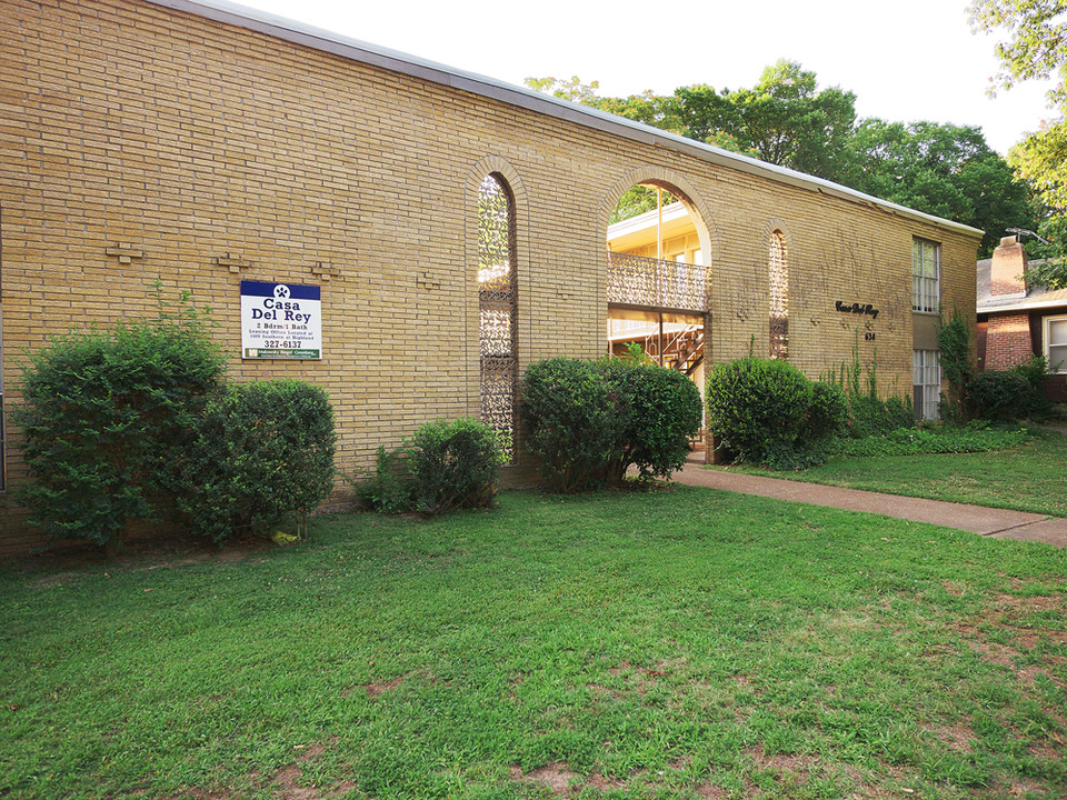 University Crossings in Memphis, TN - Building Photo