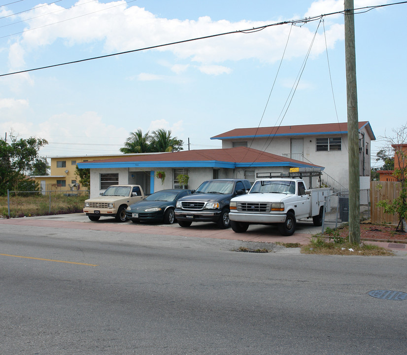 704 NW 22nd Rd in Fort Lauderdale, FL - Building Photo