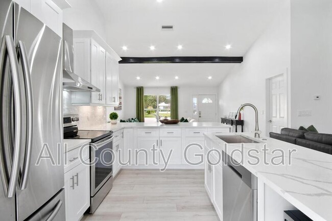 property at 1719 Camelia Ln