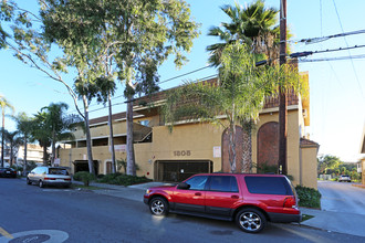 1805 N Spurgeon St in Santa Ana, CA - Foto de edificio - Building Photo