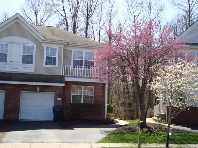 property at 256 Fountayne Ln