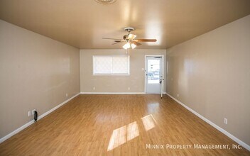 4425 31st St, Unit B in Lubbock, TX - Building Photo - Building Photo
