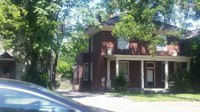 37 S McLean Blvd, Unit 3