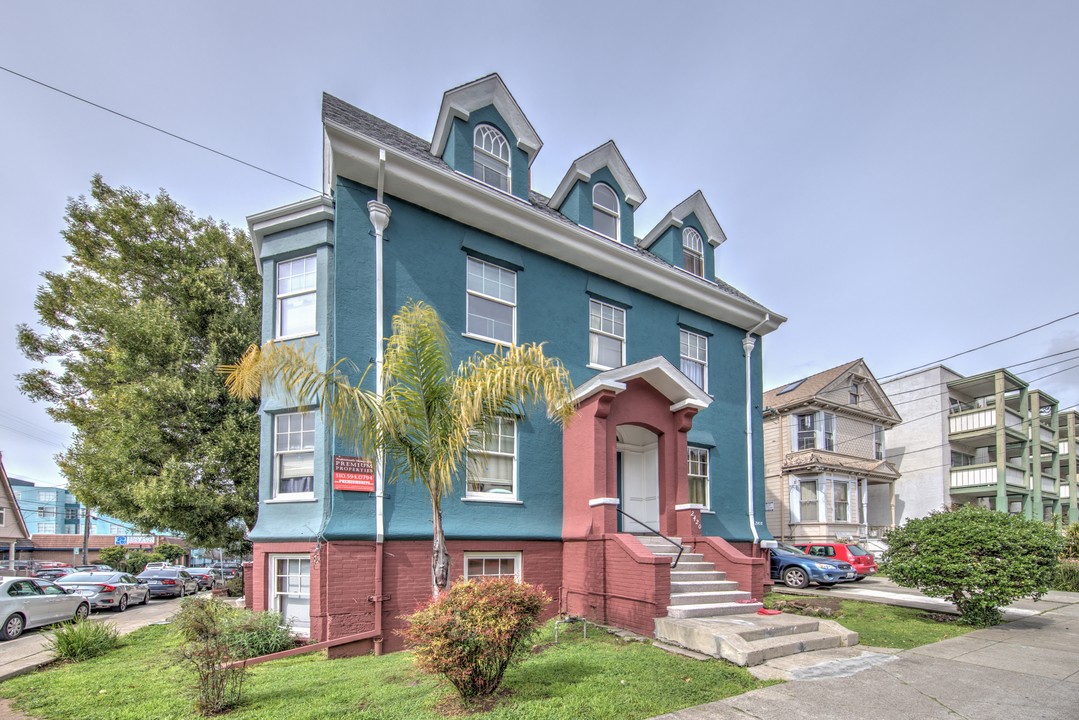 2129 Haste Street in Berkeley, CA - Foto de edificio