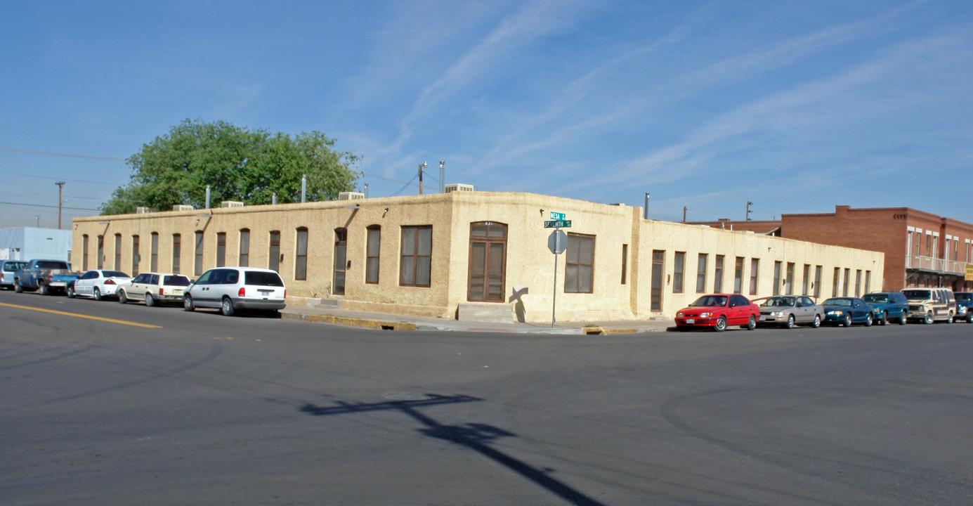 827 S Mesa St in El Paso, TX - Building Photo