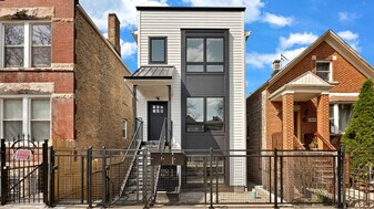 2626 W 21st St in Chicago, IL - Building Photo