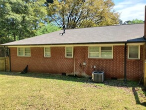 448 Susan Creek Dr in Stone Mountain, GA - Building Photo - Building Photo