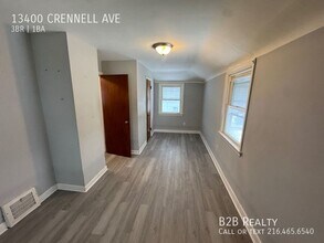 13400 Crennell Ave in Cleveland, OH - Foto de edificio - Building Photo