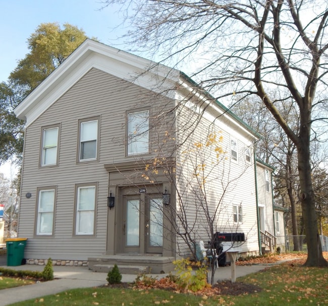 219 S Main St