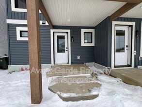 16 AB-16 in Spruce Grove, AB - Building Photo - Building Photo