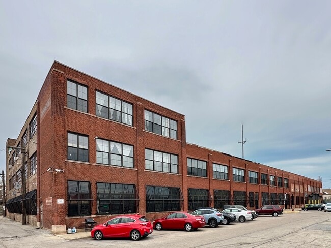 3134 W Carroll Ave, Unit K05J