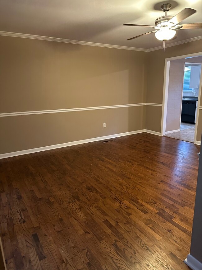 property at 1301 Linden Ave