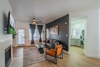 7900 E Princess Dr in Scottsdale, AZ - Foto de edificio - Building Photo