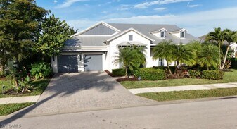 14831 Dockside Ln in Naples, FL - Building Photo