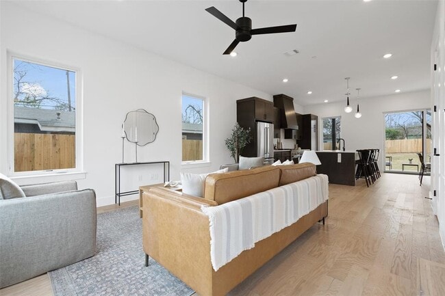 1009 E 44th St in Austin, TX - Building Photo - Building Photo