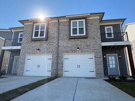 4371 Ravenwood Park W in Horn Lake, MS - Building Photo