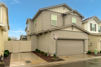 Canyon at Mitchell Village in Citrus Heights, CA - Building Photo - Building Photo