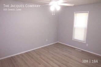605 Daniel Ln in Willard, MO - Building Photo - Building Photo