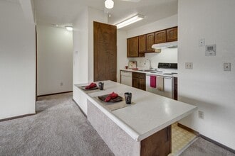 Continental in Anchorage, AK - Building Photo - Building Photo