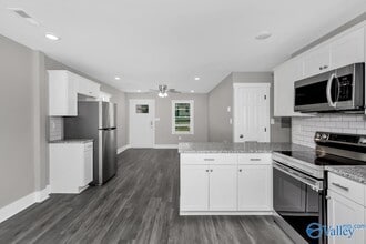 908 Fairway Dr NW in Huntsville, AL - Foto de edificio - Building Photo