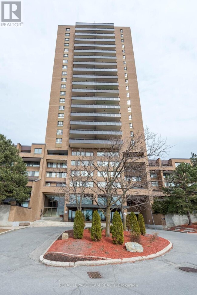 515-515 St. Laurent Blvd