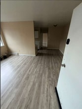 13975 Superior Ave, Unit 7B in Cleveland, OR - Foto de edificio - Building Photo