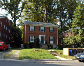 8408 Greenwood Ave in Takoma Park, MD - Foto de edificio - Building Photo